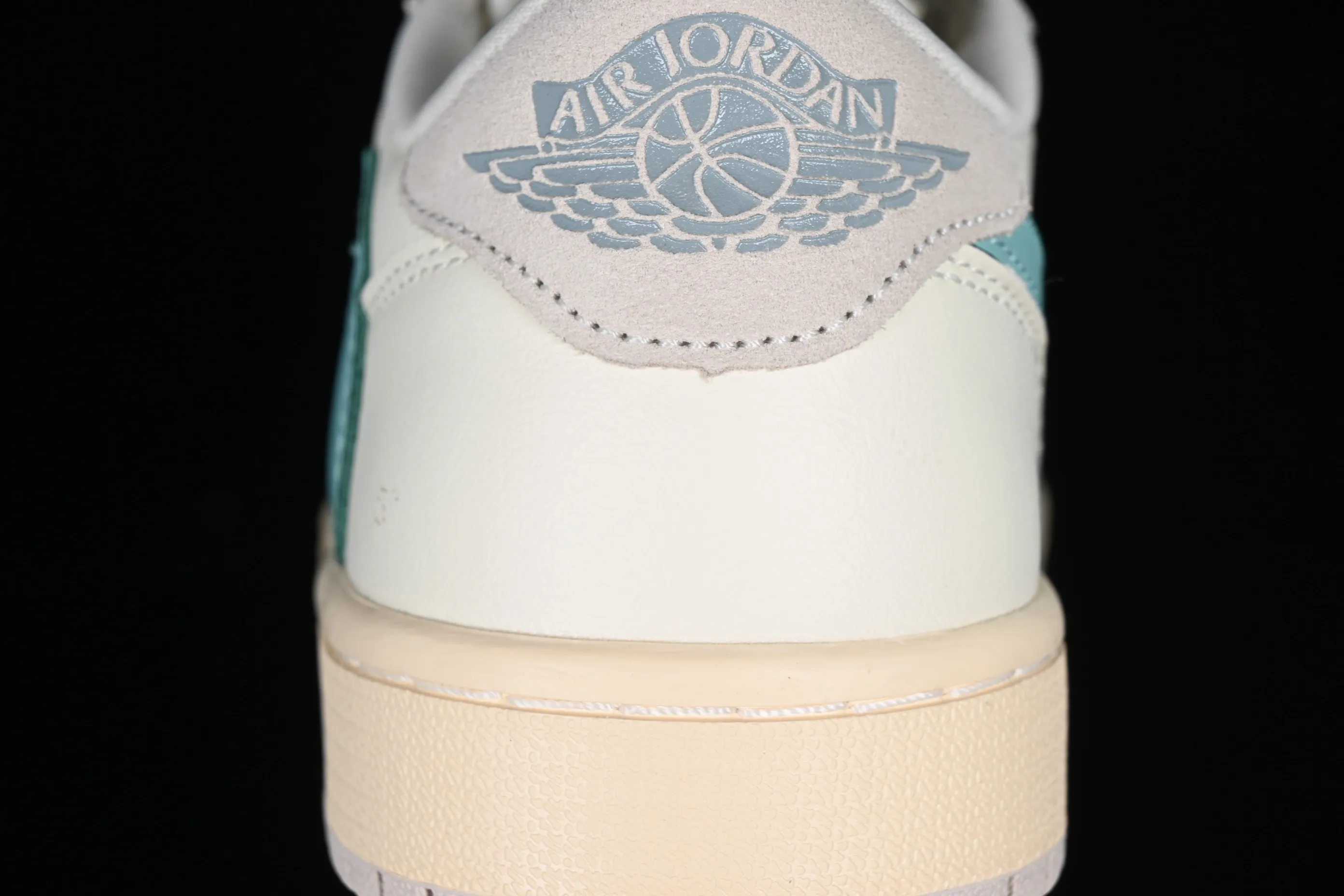 All categories Air Jordan Jordan series basketball shoes Air Jordan 1 Low Travis Scott x Air Jordan 1 Low OG AJ1 Joe 1 joint overhead hook DM7866-102